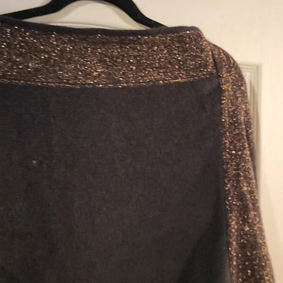 Sweater/Poncho - Picture 3 of 3